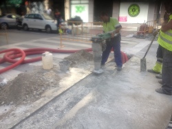 Compactando para asfaltar